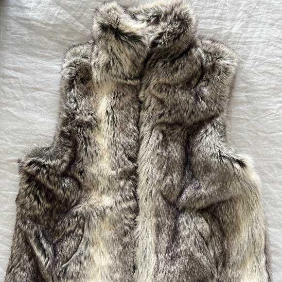Grey Tone Faux Fur Vest - Picture 1 of 3